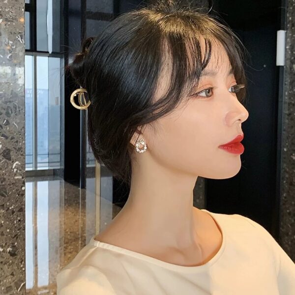 Delicate loop Earrings - Image 4