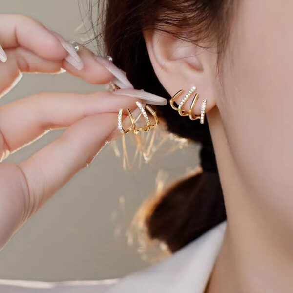 Golden Claw Earrings - Image 3