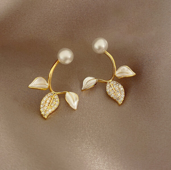 Verdant Grace Earrings