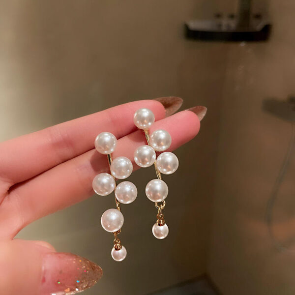 Pearly Flow Earring