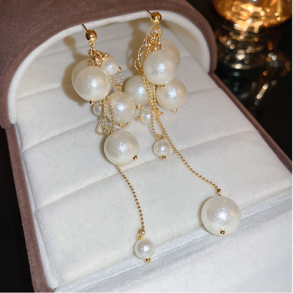 French Pearls Earrings - Image 4