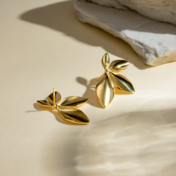 Rosette Curve Earrings - Image 5