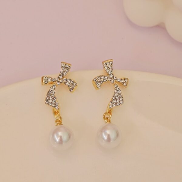 Radiant Ribbon Pearl Earrings - Image 3