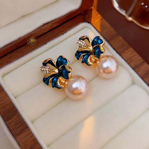 Hibiscus Love Earrings