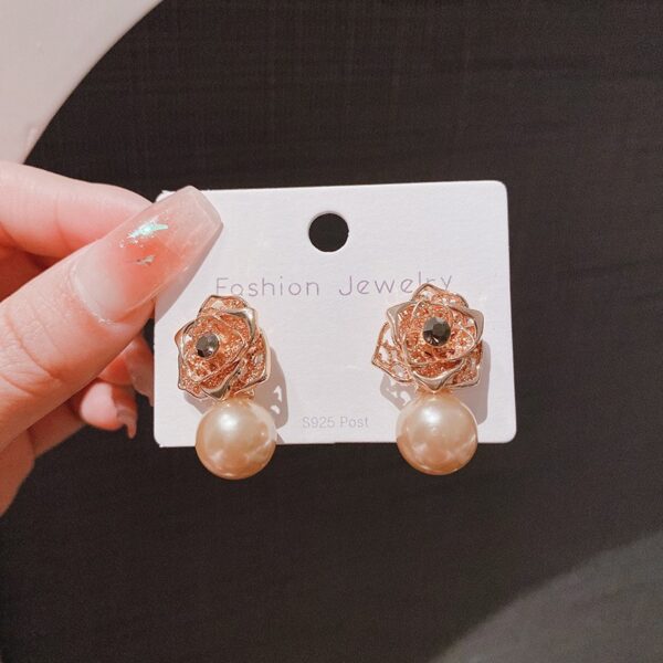 Rosette Pearl Earrings - Image 3
