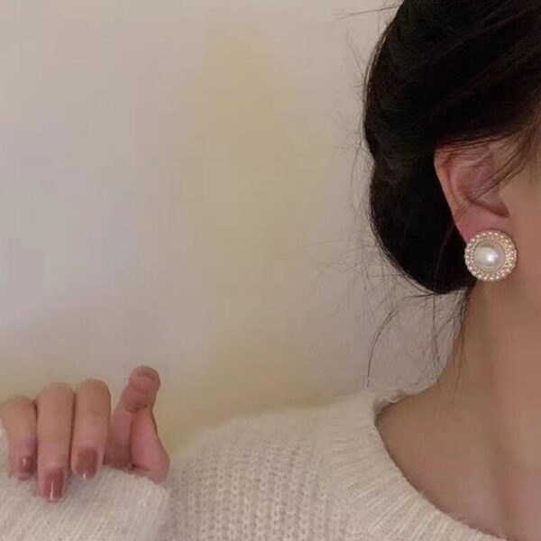 Maharani Glow Earrings - Image 5