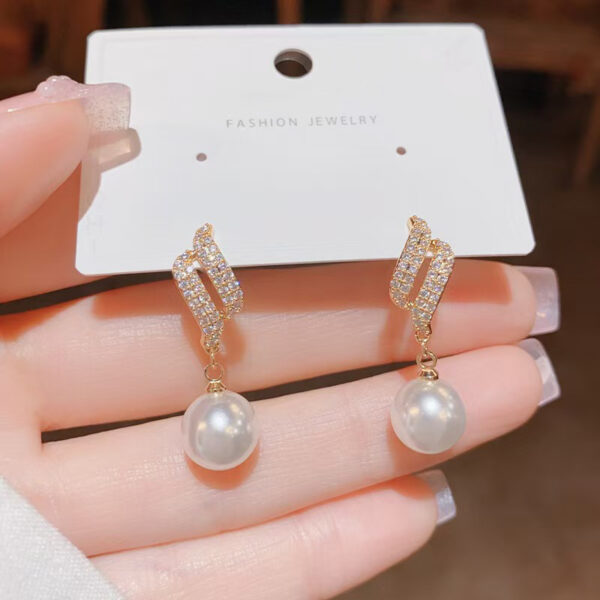 Auriel Pearl Earrings - Image 2