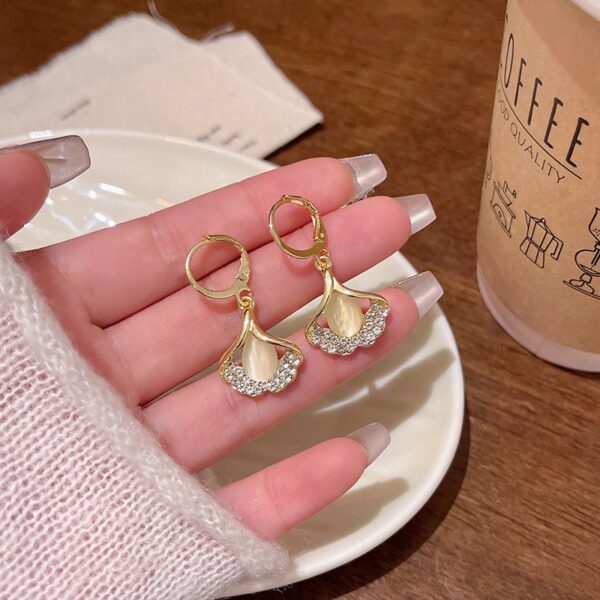 Amara Bloom Earrings - Image 3