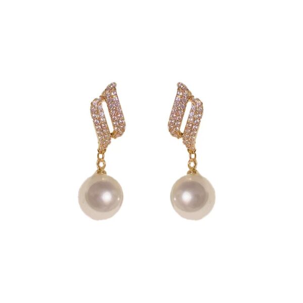 Auriel Pearl Earrings - Image 5