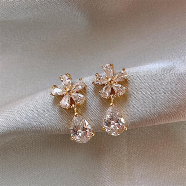 Clarisse Bloom Earrings - Image 3