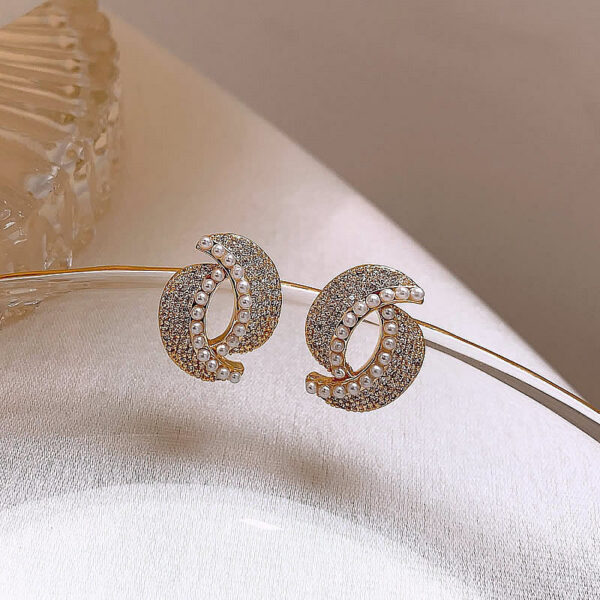 Classy Pearl Stud Earrings - Image 3