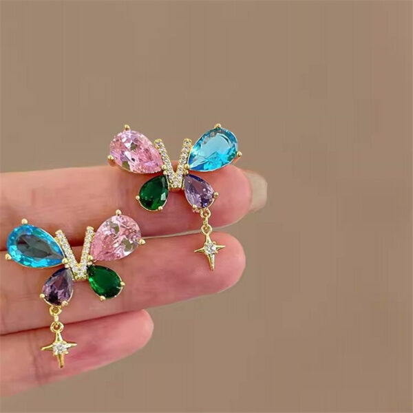 Mesmerizing Crystal Earrings