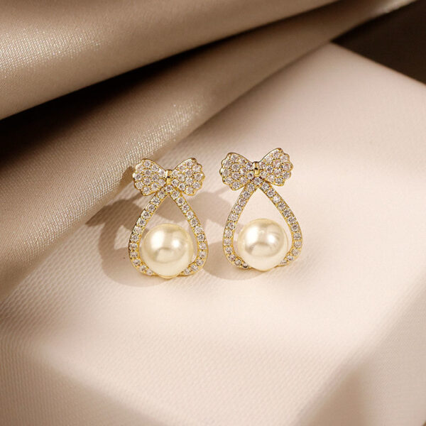 Pearl Belle Bowdrops Earrings - Image 4