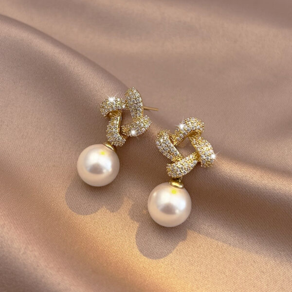 Date Night Pearl Earrings
