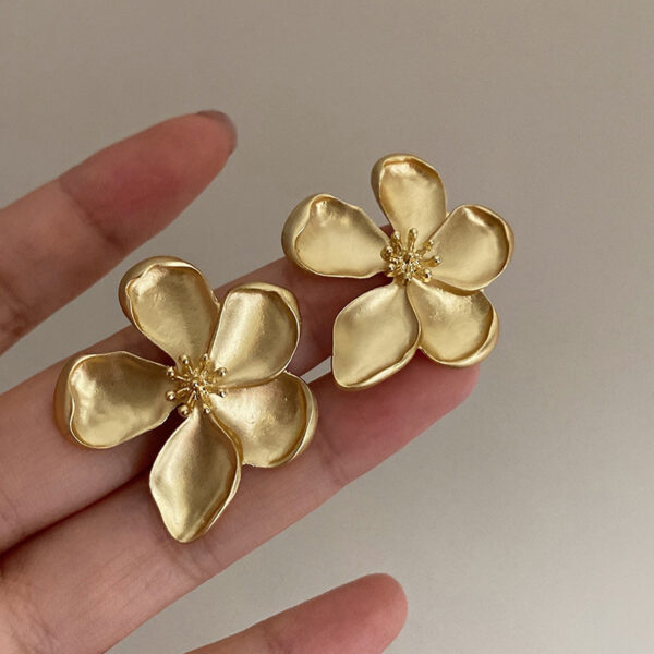 Sunehri Blossom Earrings