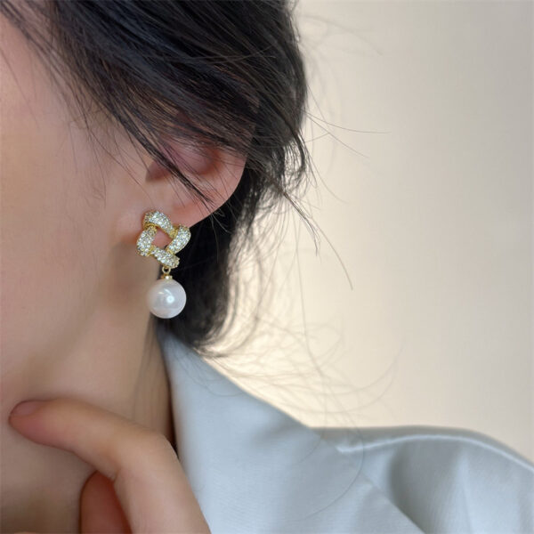 Date Night Pearl Earrings - Image 2