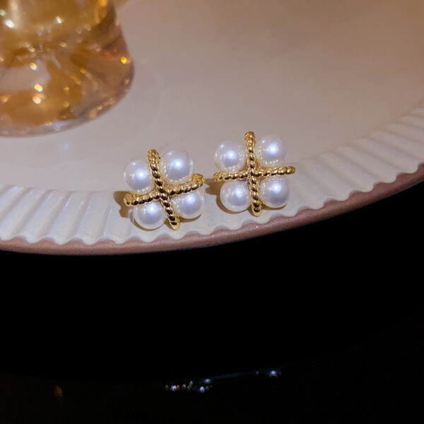Pearl Pollen Earrings - Image 6