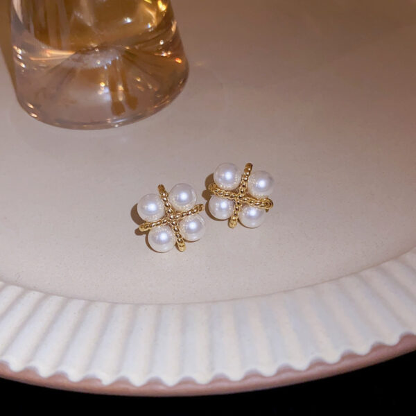 Pearl Pollen Earrings - Image 3