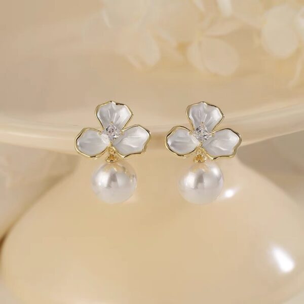 Eira Belle Earrings - Image 5