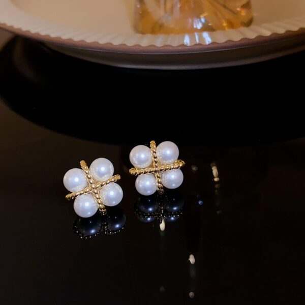Pearl Pollen Earrings - Image 5