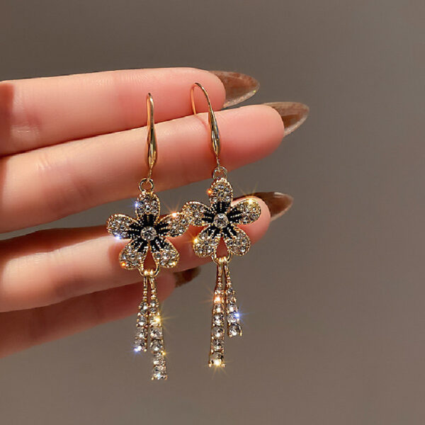 Daisy Dew Dangler Earrings
