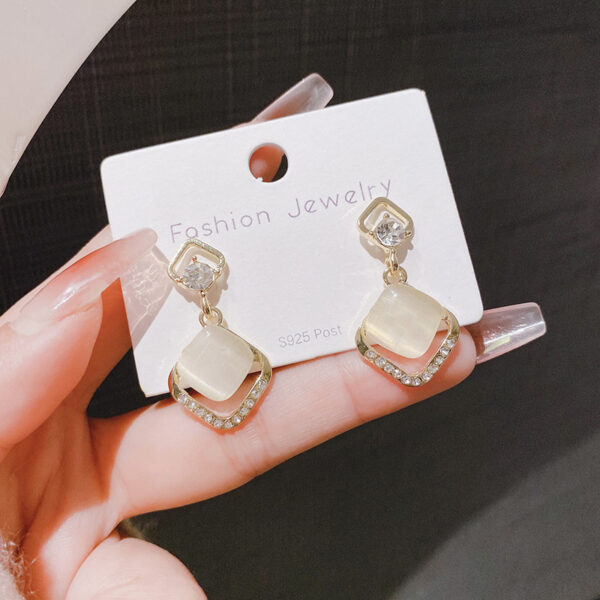 Taraash Drop Earrings - Image 2