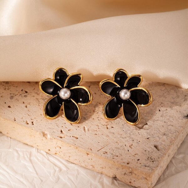Amaira Petals Earrings