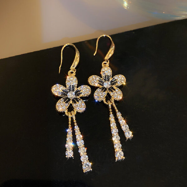 Daisy Dew Dangler Earrings - Image 2