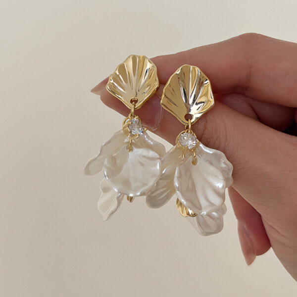 Reina Mist Earrings - Image 3