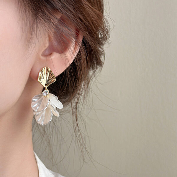 Reina Mist Earrings - Image 4