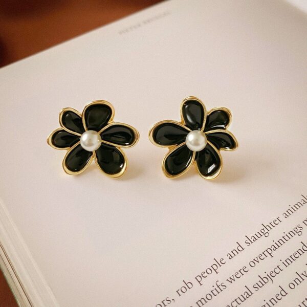 Amaira Petals Earrings - Image 2