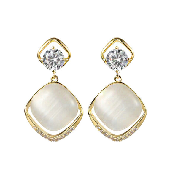Taraash Drop Earrings - Image 6