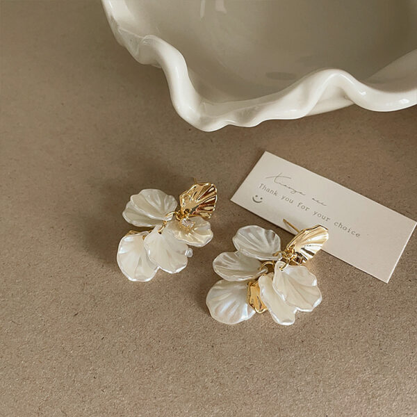 Reina Mist Earrings - Image 6