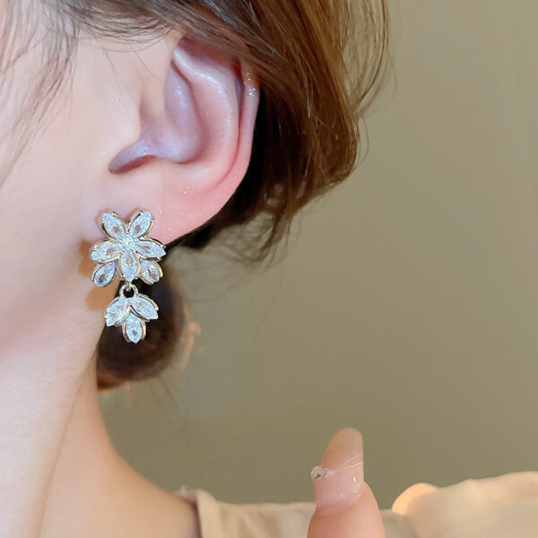 Victorian Bloom Earrings - Image 4