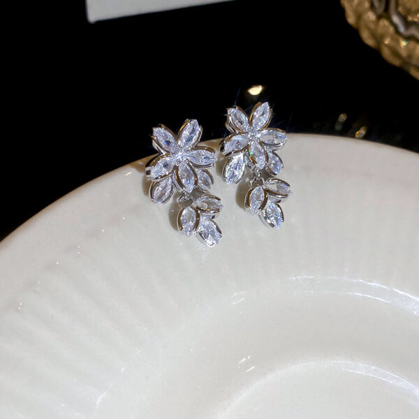 Victorian Bloom Earrings - Image 5
